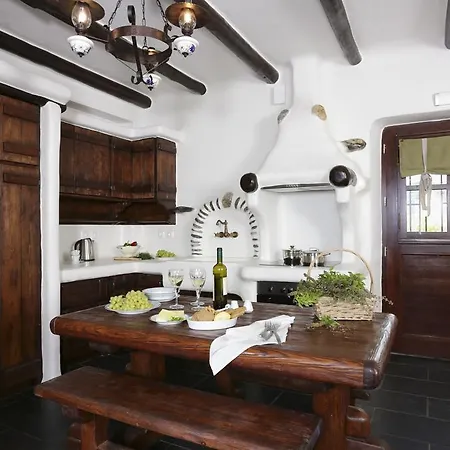 Astrolithos Boutique 4*