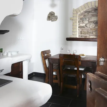 Astrolithos Boutique 4*