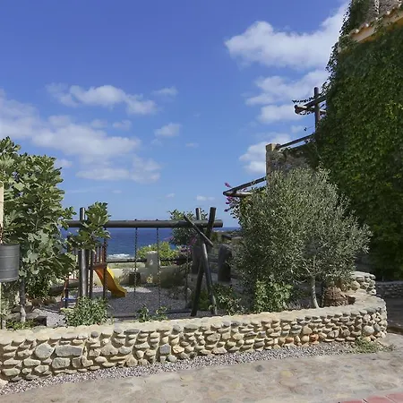 Astrolithos Guest house *