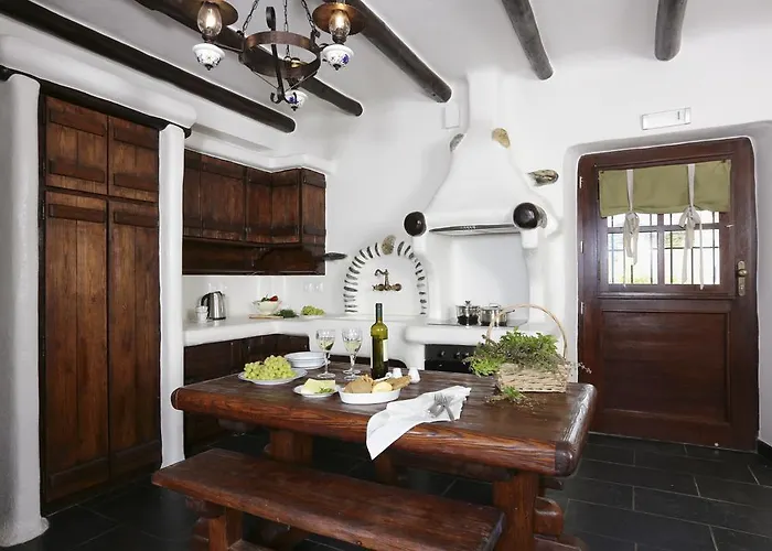 Astrolithos Boutique 4*