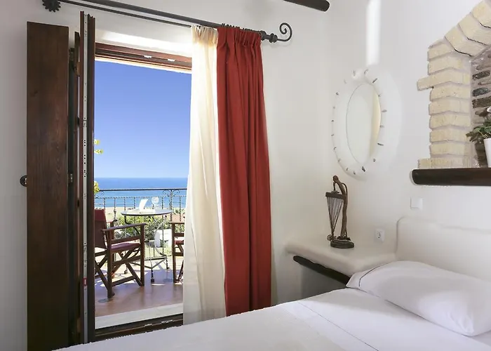 Astrolithos Boutique 4*