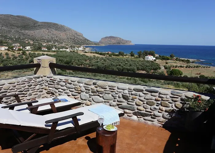 Astrolithos Boutique מונמבאסיה