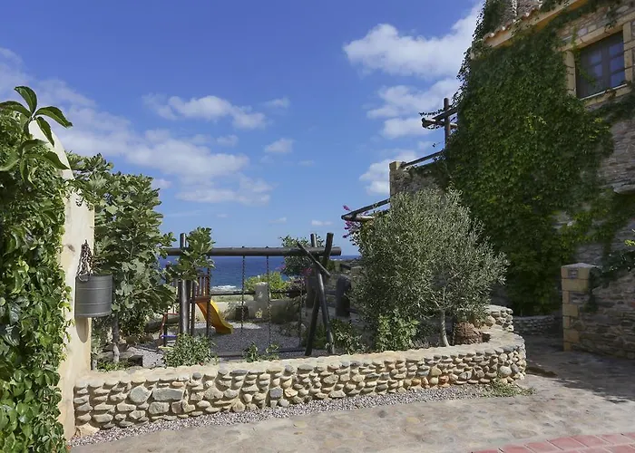 Astrolithos Boutique בית הארחה 4*